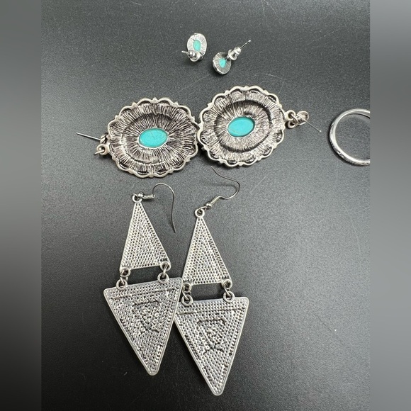 Lot 5 pairs western southwestern style earrings silver tone turquoise color - Picture 7 of 11